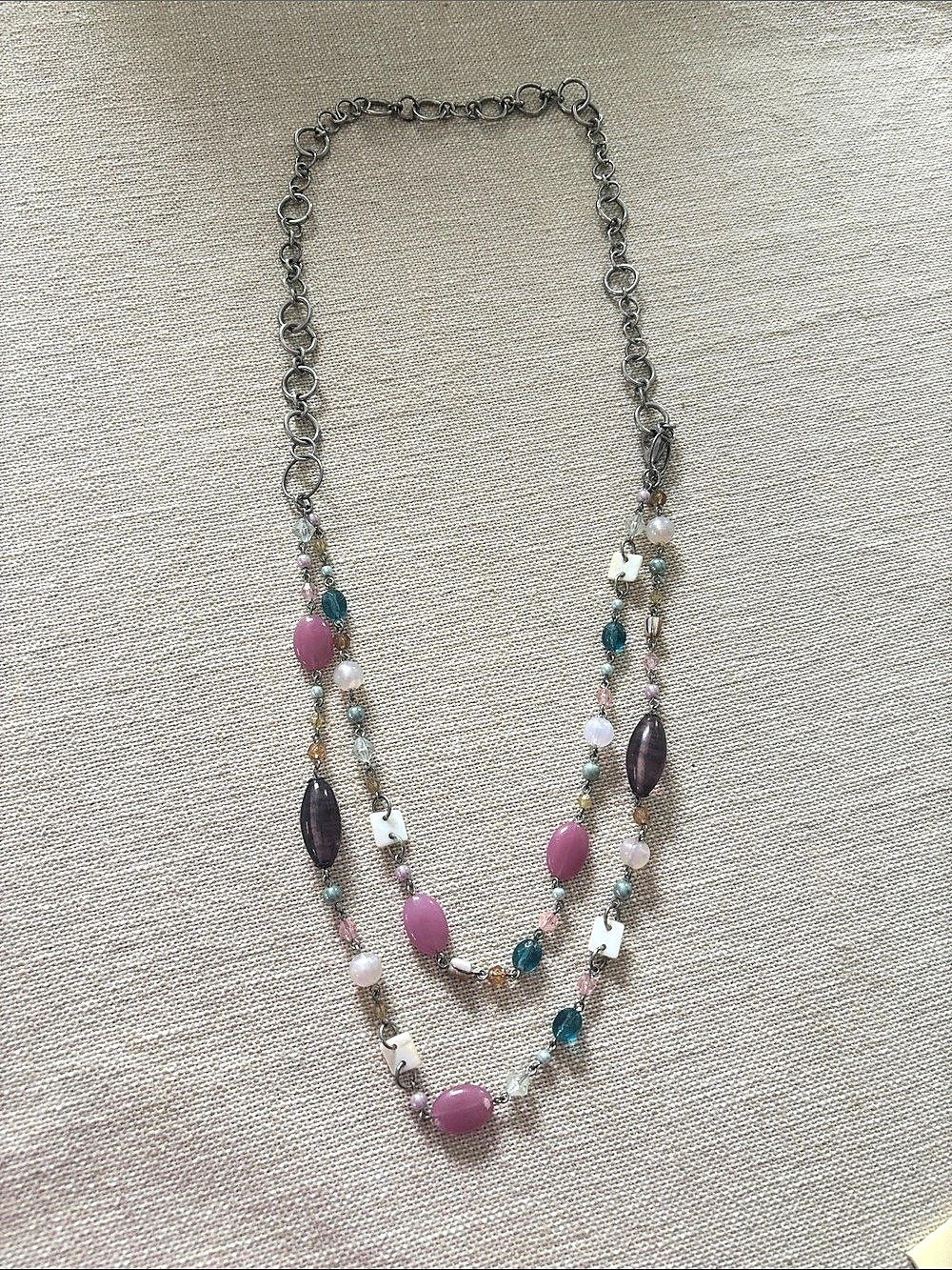 Layered Beaded Necklace in Purple, Pink & Silver. Very good conditions